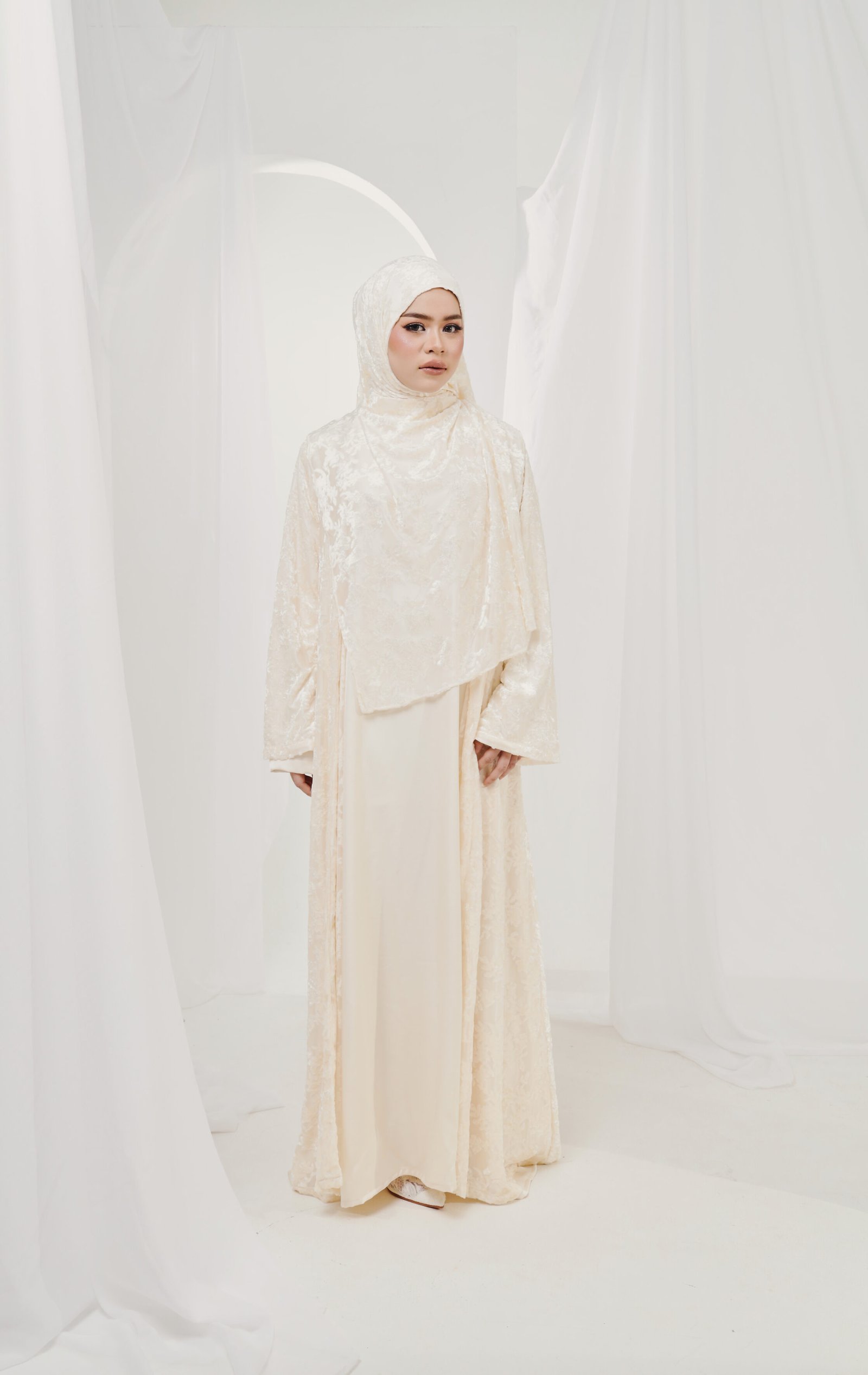 SHARIFÁH ABAYA - ⁠PORCELAIN