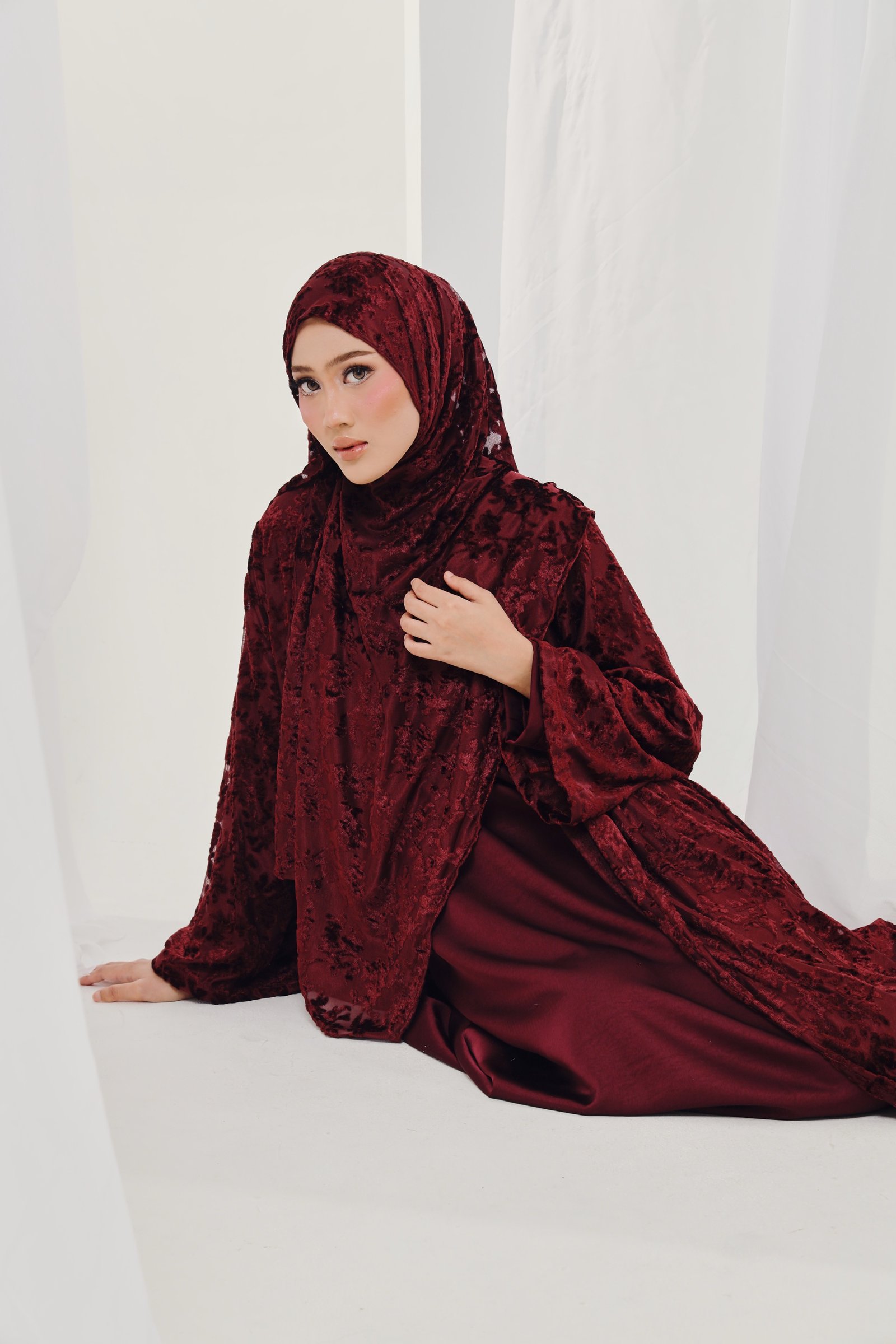 SHARIFÁH ABAYA - RUBY