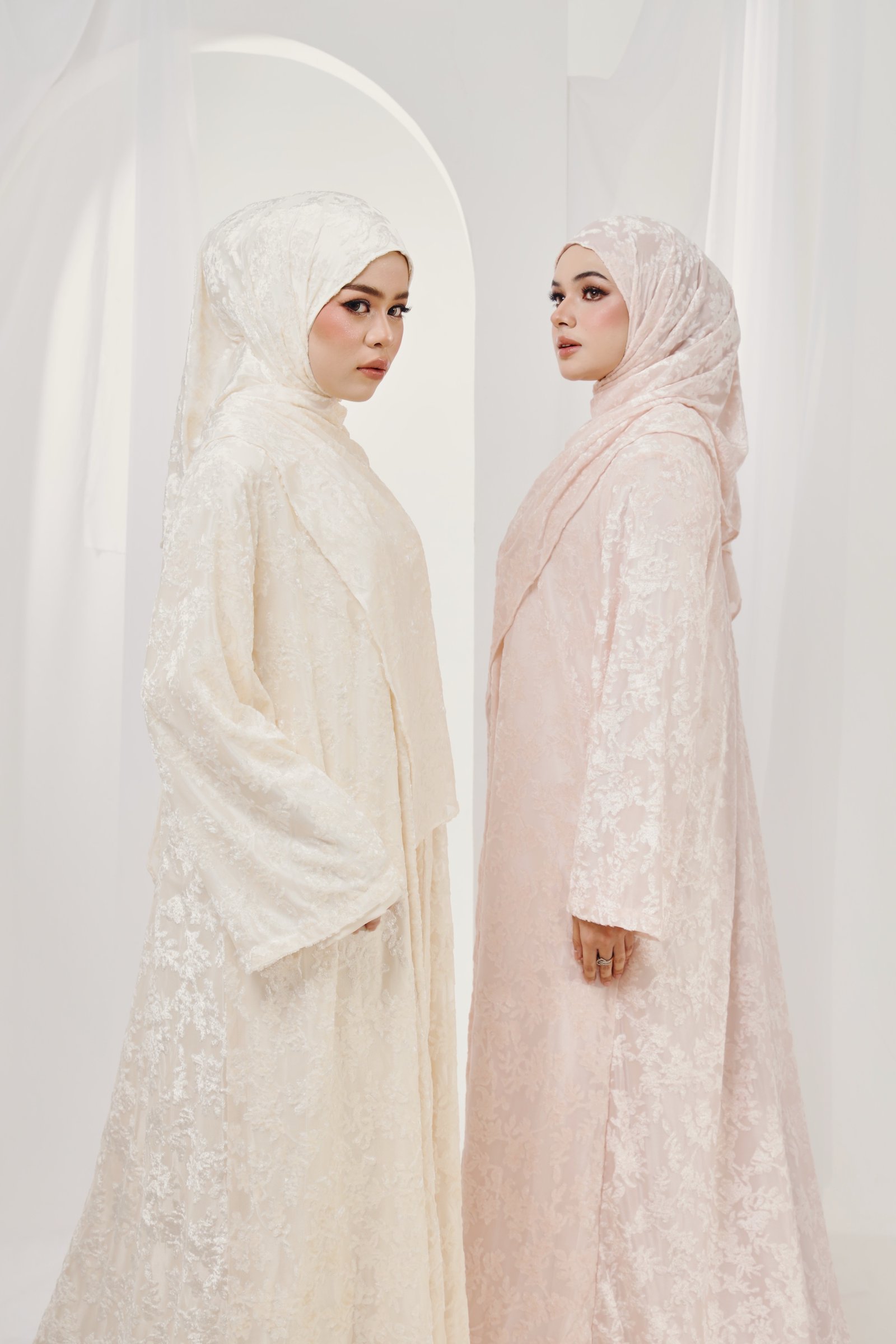 SHARIFÁH ABAYA - ⁠PORCELAIN